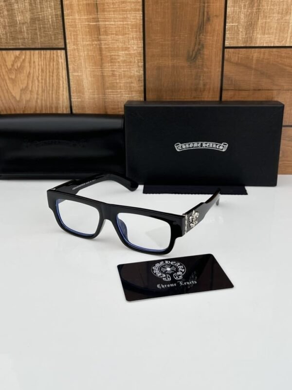 Chrome_heart_8216_black_plano