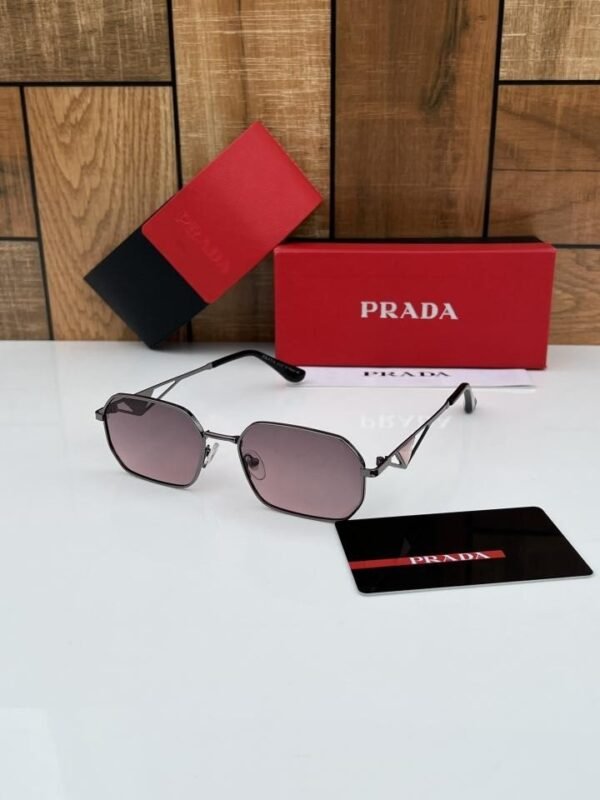 Prada_425_wine