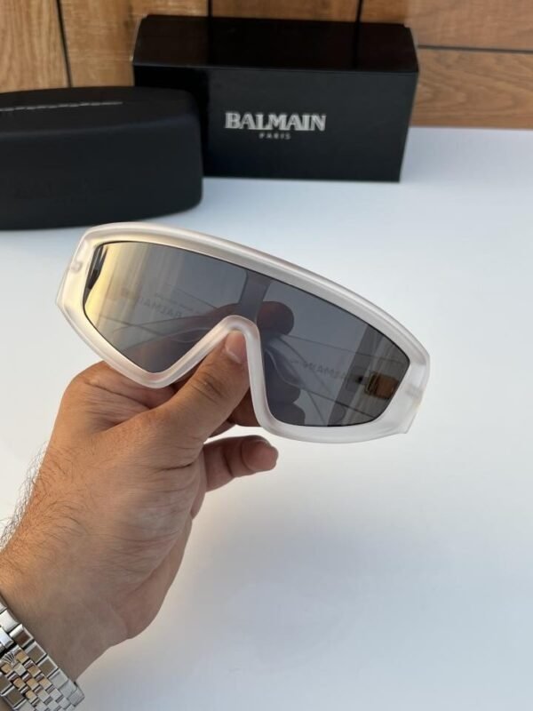 Balmain_8432_white_black