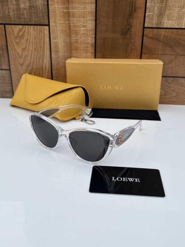 Loewe_8419_white_black