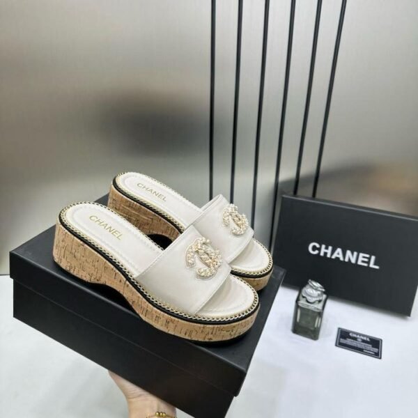 Chanel_CC_Platform_White_Sandal_Slide_With_OG_Box_&_Carry_Bag_2286-5_White