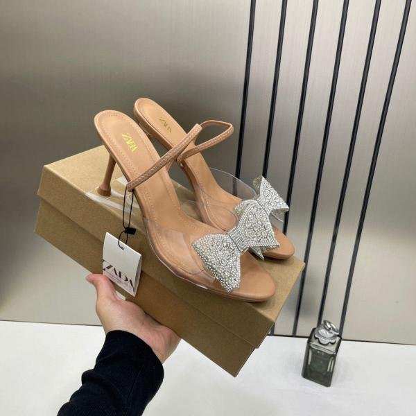 Zara_Bow_Crystal_Jewel_Heel_With_OG_Box_3053-1
