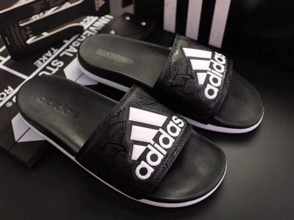 adida_s Adilette Comfort Slides S05