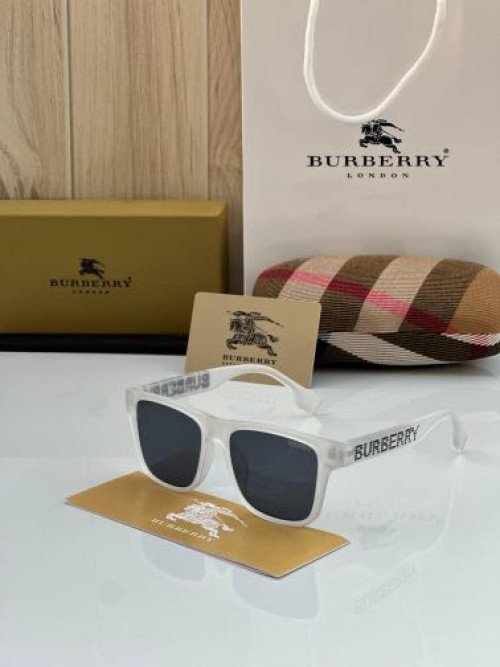 BURBERR_Y SUNGLAS