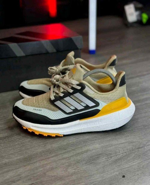 Adidas_UltraBoost_Light_Cold_RDY_Wonder_Beige_Flas_Orange_799