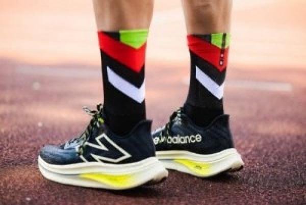 NEW-BALANCE-FRESH-FOAM-BLACK