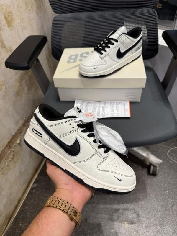 E airforce 1 low x supreme x