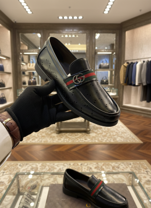 Gucci-Premium-Black-Loafer
