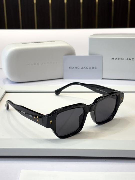 _Marc_jacobs_M11-10_blk