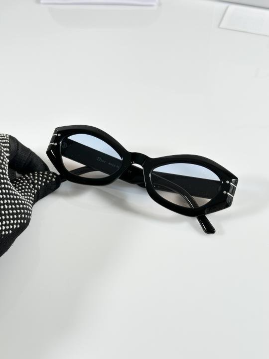 Dior_WMNS_8875_Black_Blue_DC