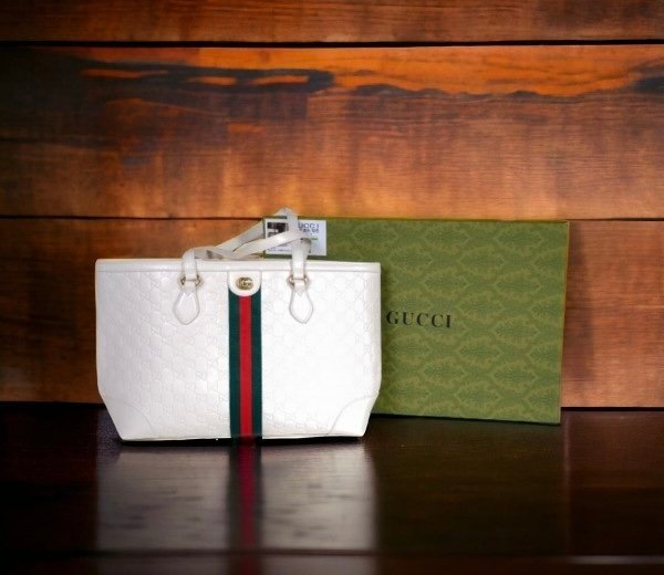 GUCC.I OPHIDIA WHITE TOTE BAG WITH EXTRA POUCH PREMIUM WITH OG BOX & LABUBU DOLL FREE