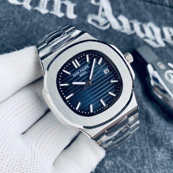 Patek philippe Nautilus Quartz