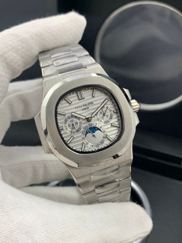 PATEK_PHILIPPE CALENDAR NAUTILUS AUTOMATIC