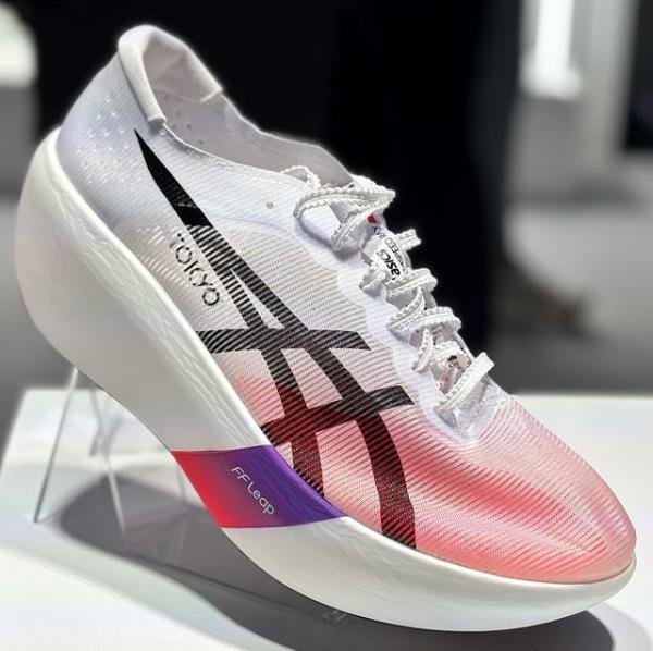 ASSICS METASPEED SKY TOKYO