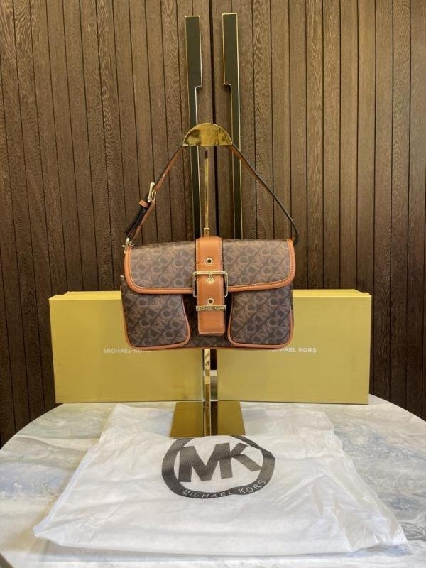 Michael_Kors_Colby_Empire_Signature_Handbag_With_Magnetic_OG_Box_&_Dust_Bag_10085_Coffee_Brown