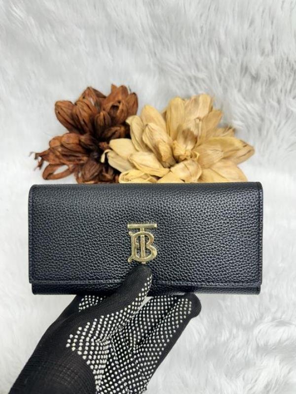 Bur_berry_3_Fold_Black_Long_Wallet_With_Orignal_Box_DustBag