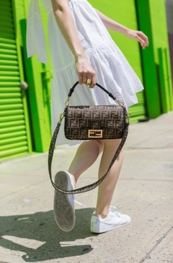 Fendi_ baggute sling bag premium quality with box