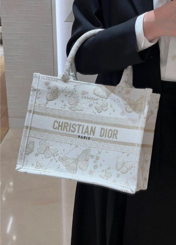 Dior_Book_Mini_Tote_Premium_Oblique_With_OG_Box_&_Dust_Bag_&_Scarf_(Butterfly-957)