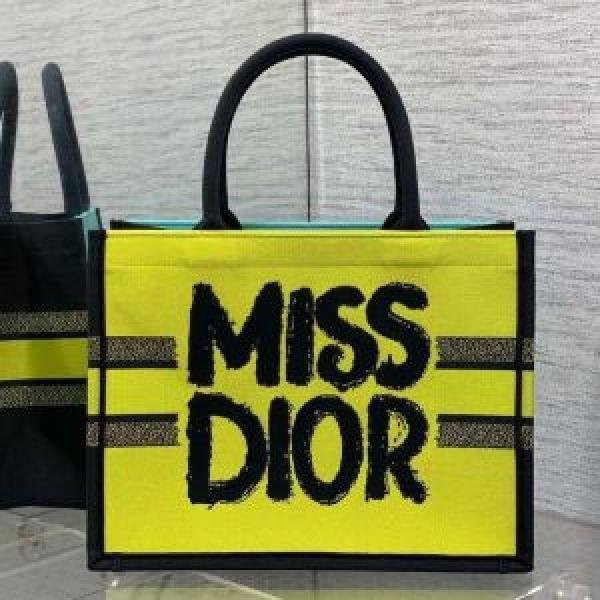 Miss_Dior_Book_Tote_With_OG_Box_carrybag_5136