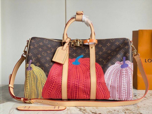 Louis_Vuitton_Keepall_Duffle_Bandouliere_Bag_Yayoi_Kusama_Pumpkins_Monogram_Canvas_45_(2023_13)
