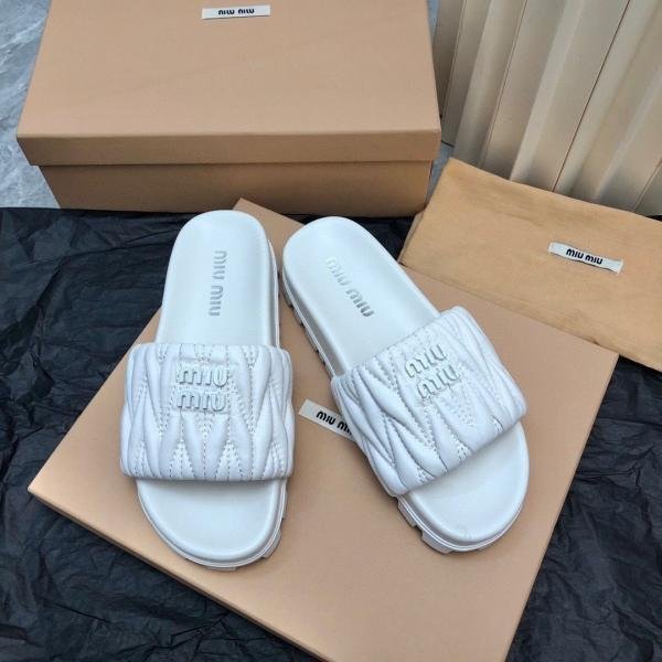 Miu Miu White Matelasse Womens Slides With Original Box & Carry Bag