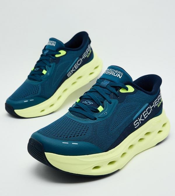 Skecher.s Max Cushioning Glide-Step - A Slip-ins running shoes